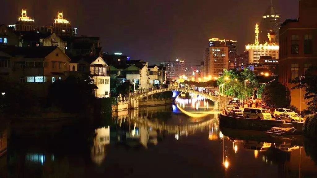 常州夜景新篇章，流光溢彩，梦幻之城